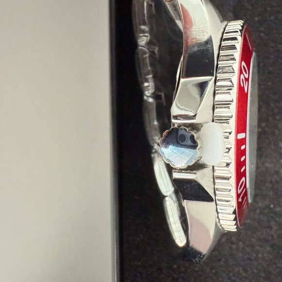 NWT - Star Wars Adult Honors Diver Bezel Analog Quartz Bracelet Watch - Picture 7 of 14